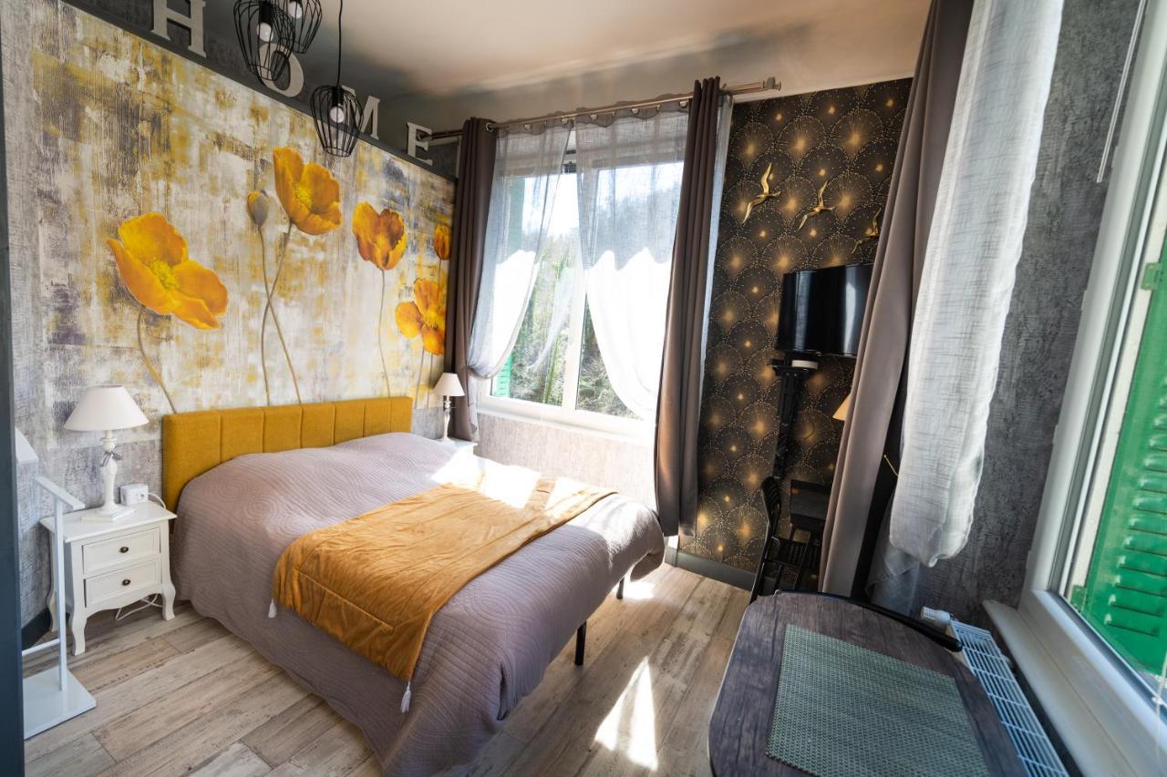 Studio Malou avec cuisine toute équipée et terrasse aménagée Olliergues Exterior foto