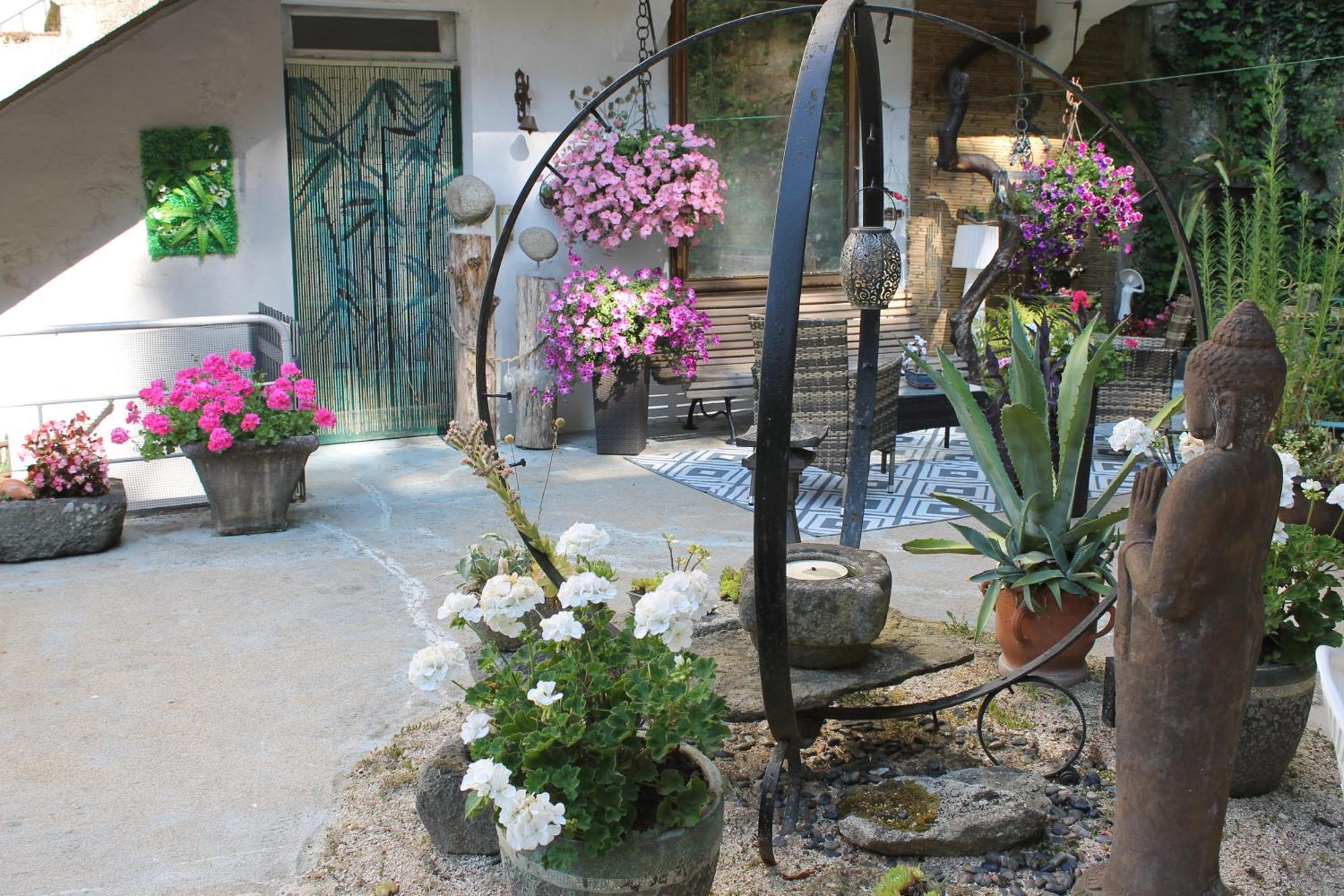 Studio Malou avec cuisine toute équipée et terrasse aménagée Olliergues Exterior foto