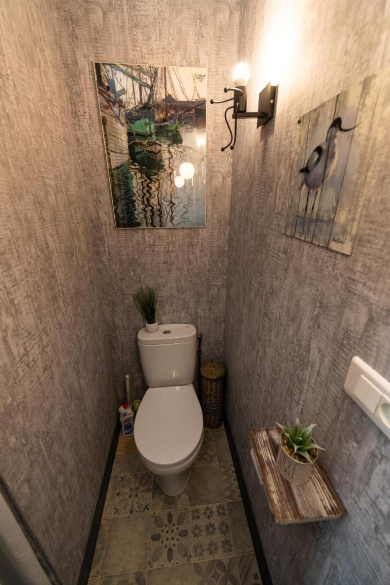Studio Malou avec cuisine toute équipée et terrasse aménagée Olliergues Exterior foto